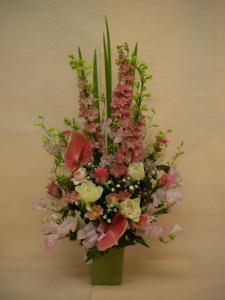 紅一点の職場の花へ｜「フラワーショップ　サンワ」　（北海道室蘭市の花キューピット加盟店 花屋）のブログ
